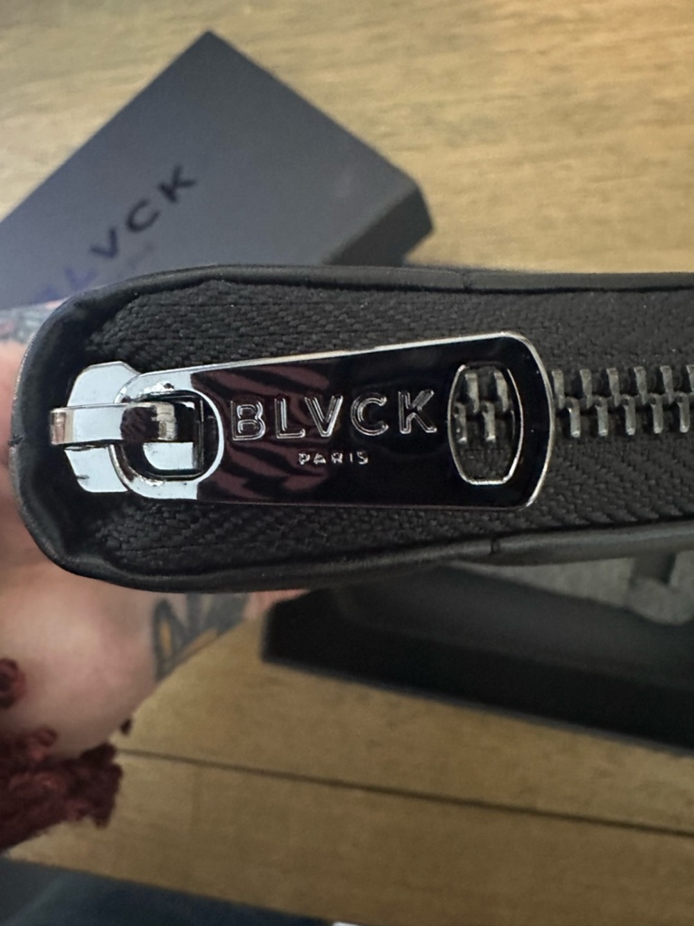 Blvck Paris Padded Wallet – Sleek, Chic, and Ready to Go - Picture 5 of 5